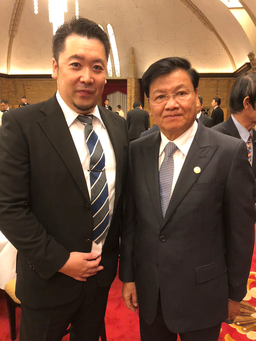 トーンルン・シースリット大統領と当社代表 川辺